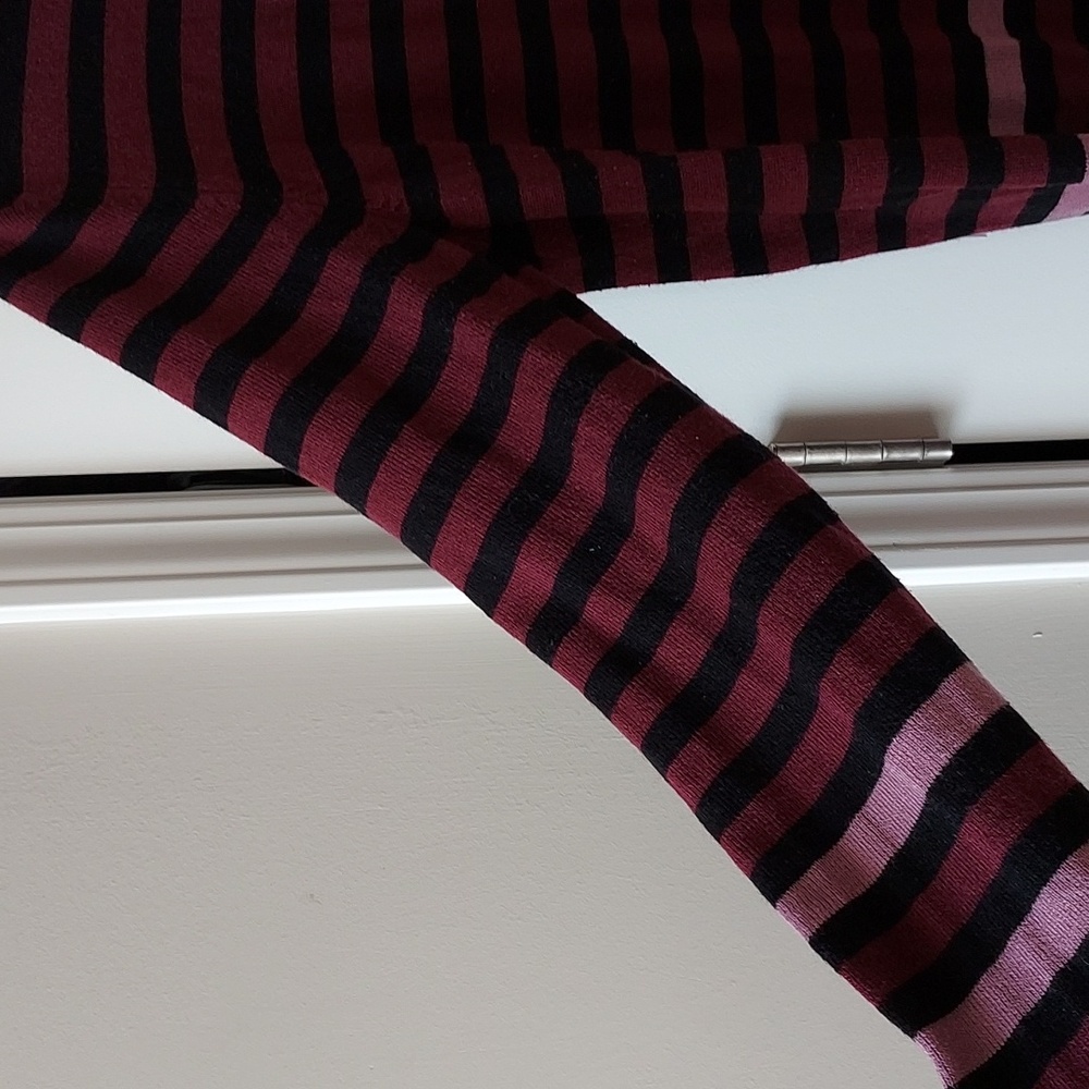 Croft & Barrow large long sleeve top/sweater maroon w/pinks black - Picture 2 of 14